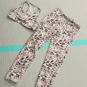 Old Navy Powersoft matching set. Girls size 8.